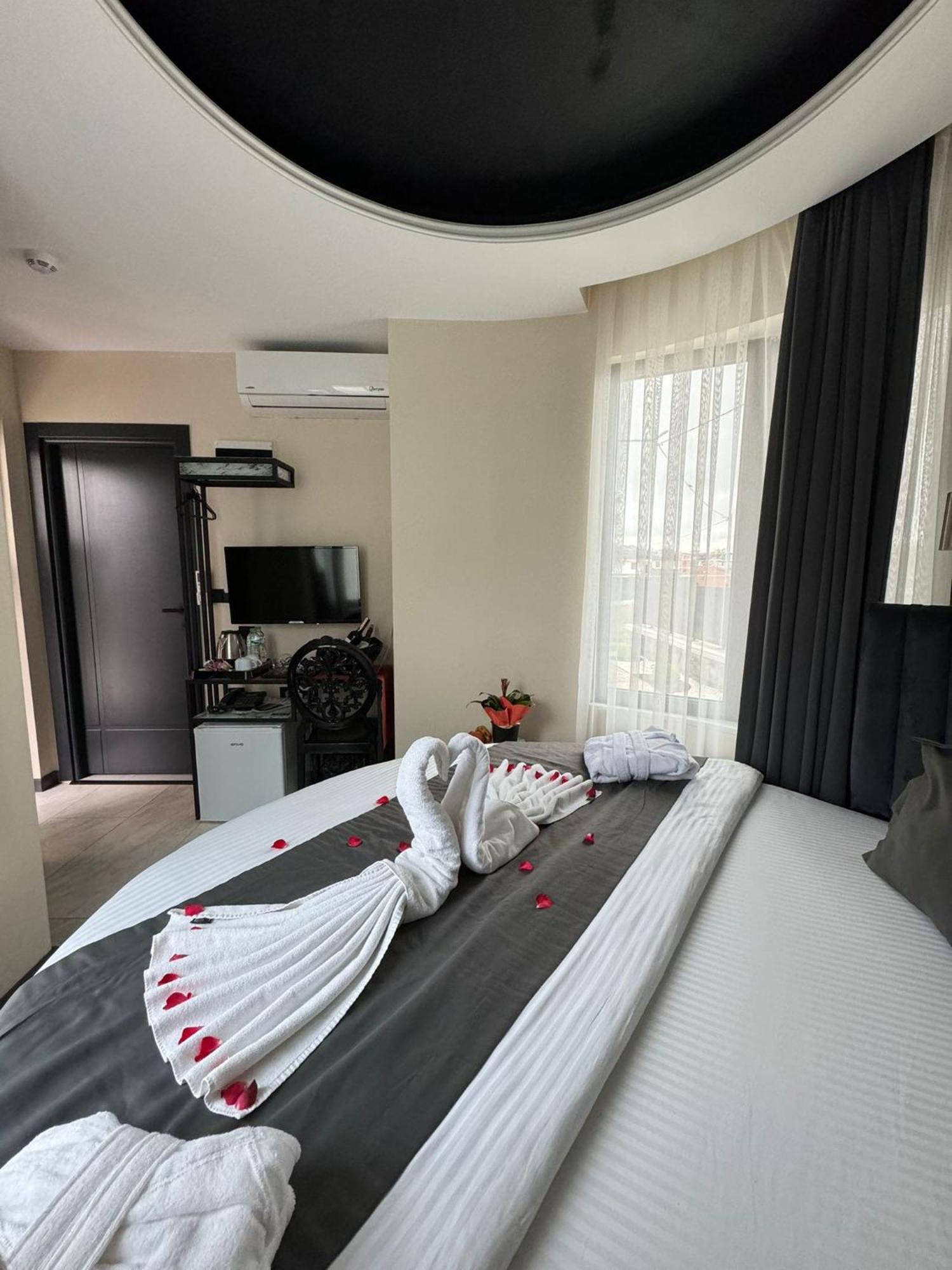 The Queen Airport Hotel-Round Trip Airport Service Arnavutkoy Εξωτερικό φωτογραφία
