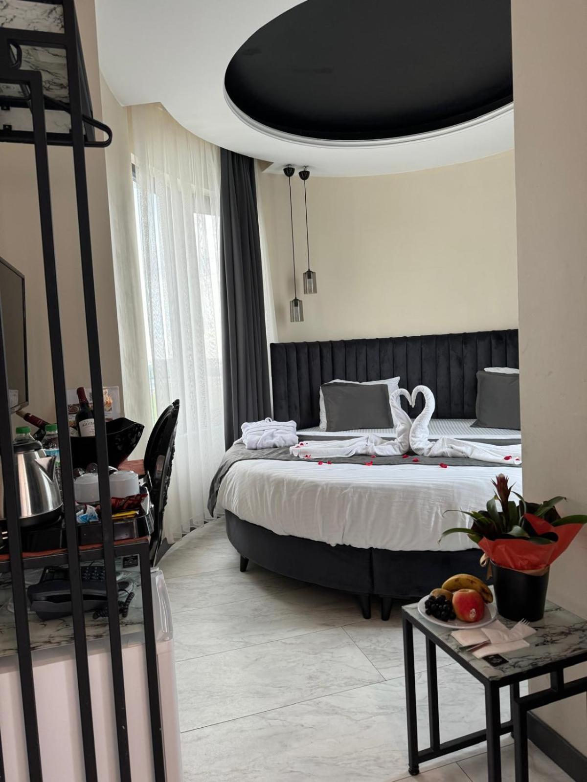 The Queen Airport Hotel-Round Trip Airport Service Arnavutkoy Εξωτερικό φωτογραφία